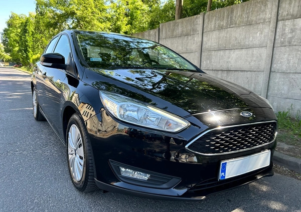 Ford Focus cena 39900 przebieg: 131000, rok produkcji 2018 z Warszawa małe 562